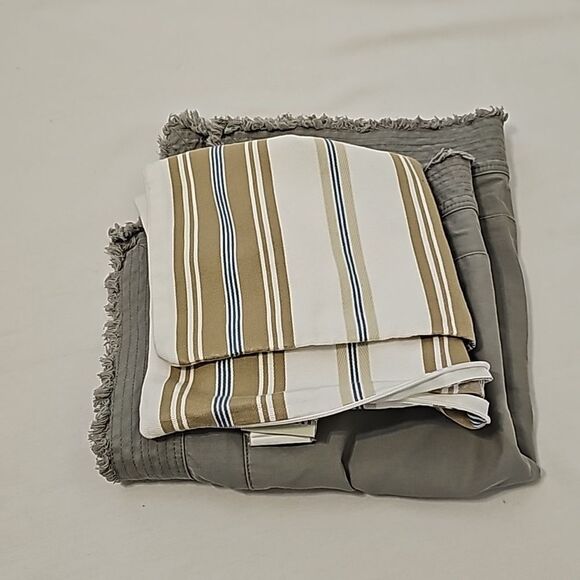 2 Pottery barn striped/gray pillow cases - Picture 12 of 12
